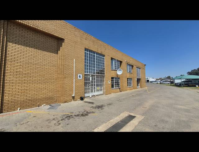 264M² WAREHOUSE TO LET IN JET PARK